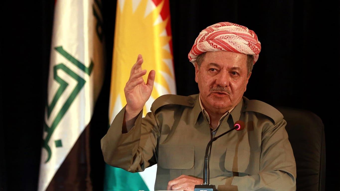 Der Präsident der kurdischen Minderheit im Irak, Massud Barsani, spricht zu Journalisten. Er ließ am Sonntag per Brief seinen Rücktritt verlauten.