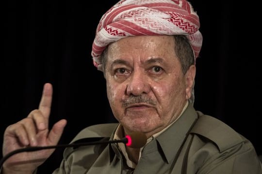 Der Präsident der kurdischen Minderheit im Irak, Massud Barsani, spricht bei Erbil (Irak) zu Journalisten.