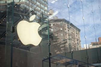 Das Apple-Logo auf dem Apple-Store in New York.