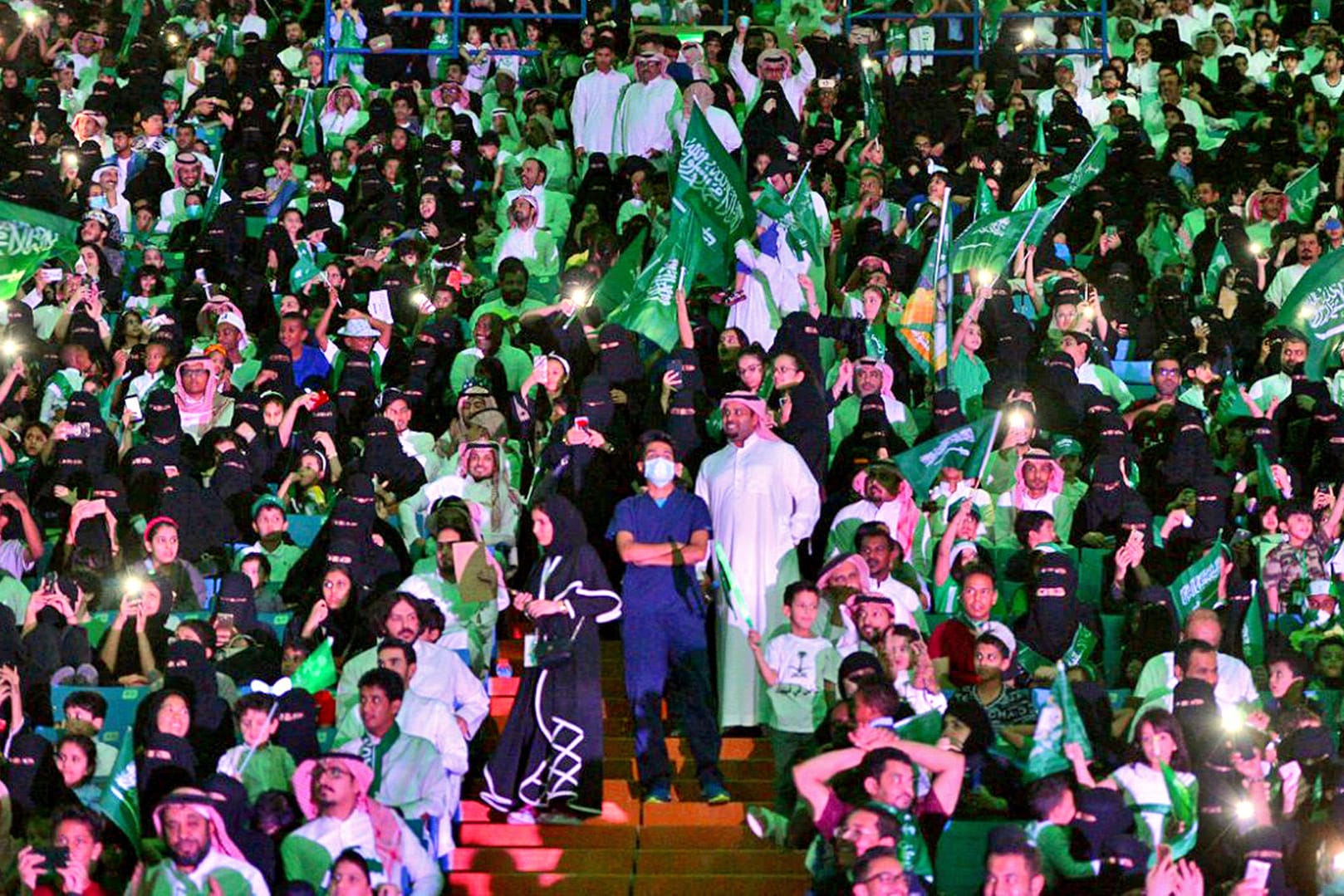 Einmalig durften Frauen in Saudi-Arabien am vergangenen Nationalfeiertag Ende September auch schon einmal in Sportstadien.