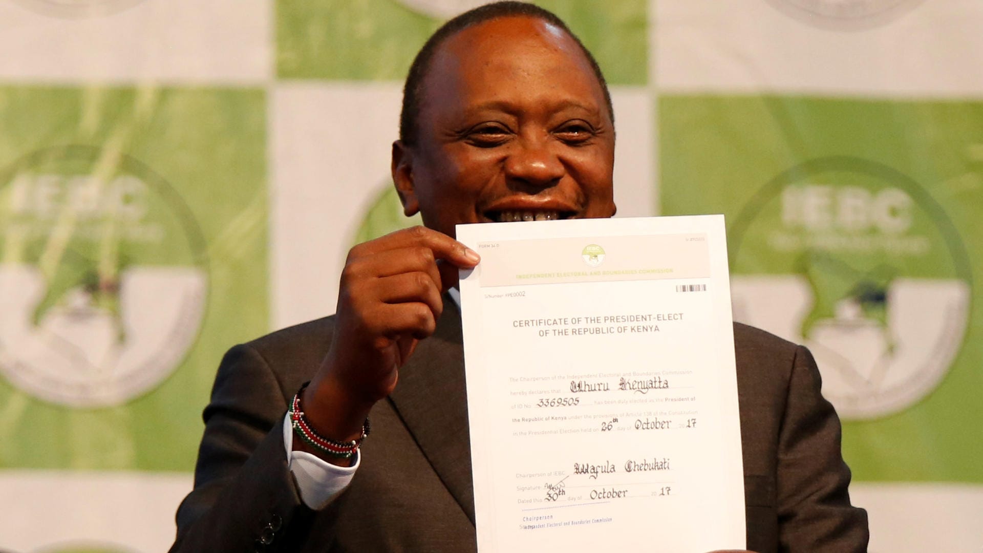 Kenyatta geht als strahlender Gewinner aus der Wahl hervor.