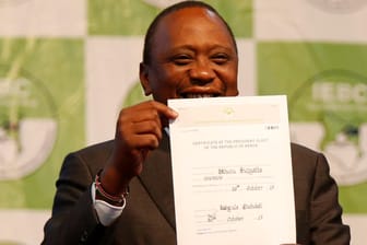 Kenyatta geht als strahlender Gewinner aus der Wahl hervor.