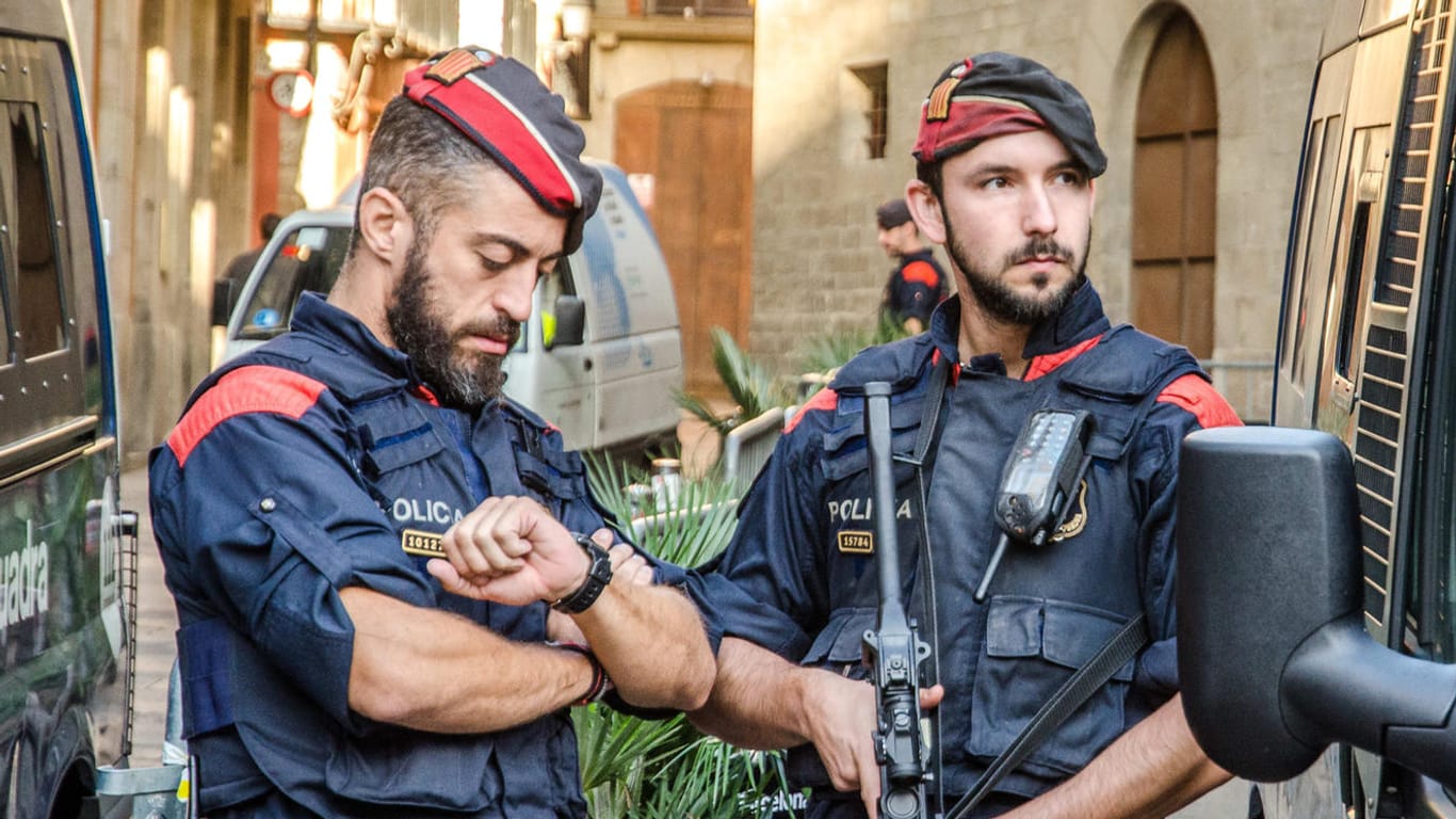 Im Hauptquartier der katalanischen Polizei gab es eine Razzia.