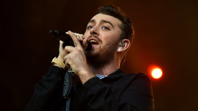 Der britische Sänger Sam Smith 2015 in Berlin beim Lollapalooza Festival. Der britische Sänger Sam Smith 2015 in Berlin beim Lollapalooza Festival.