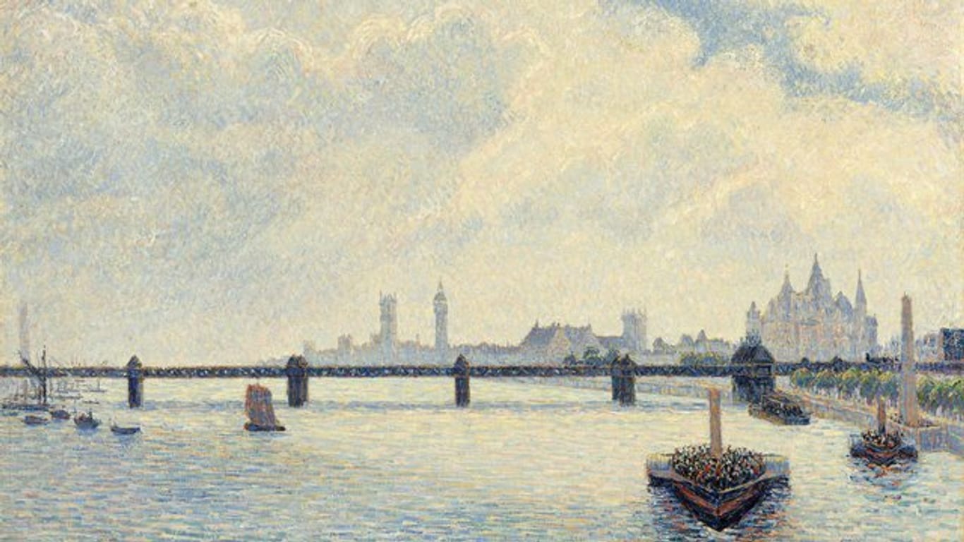 Das Ölgemälde "Charing Cross Bridge" (1890) von Camille Pissarro in der Tate Britain in London.