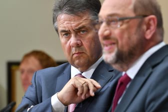 Sigmar Gabriel ließ Martin Schulz als Kandzlerkandidat den Vortritt. Jetzt kritisiert er den Wahlkampf.