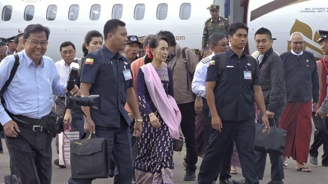 Myanmars faktische Regierungschefin Aung San Suu Kyi (M. Myanmars faktische Regierungschefin Aung San Suu Kyi (M.