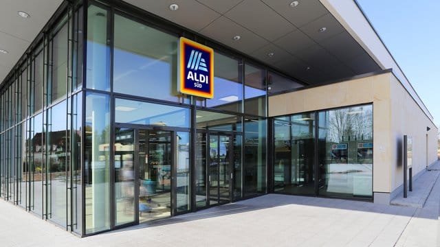 Aldi will in hübschere Filialen und ein breiteres Angebot investieren.