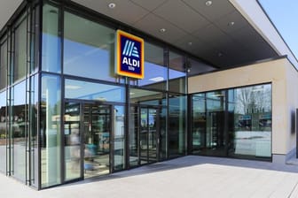 Aldi will in hübschere Filialen und ein breiteres Angebot investieren.