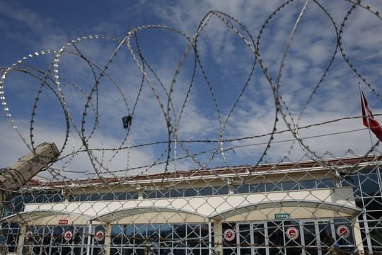 Türkisches Gefängnis: Eine aus politischen Gründen in der Türkei inhaftierte Deutsche ist wieder auf freiem Fuß.