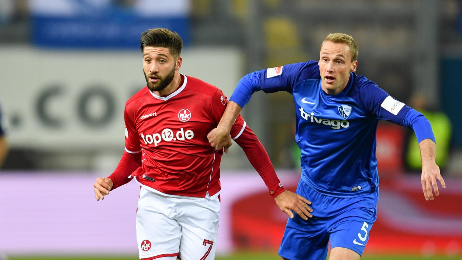 Kaiserslauterns Brandon Borrello (l.) im Zweikampf mit Bochums Felix Bastians. Kaiserslauterns Brandon Borrello (l.) im Zweikampf mit Bochums Felix Bastians.