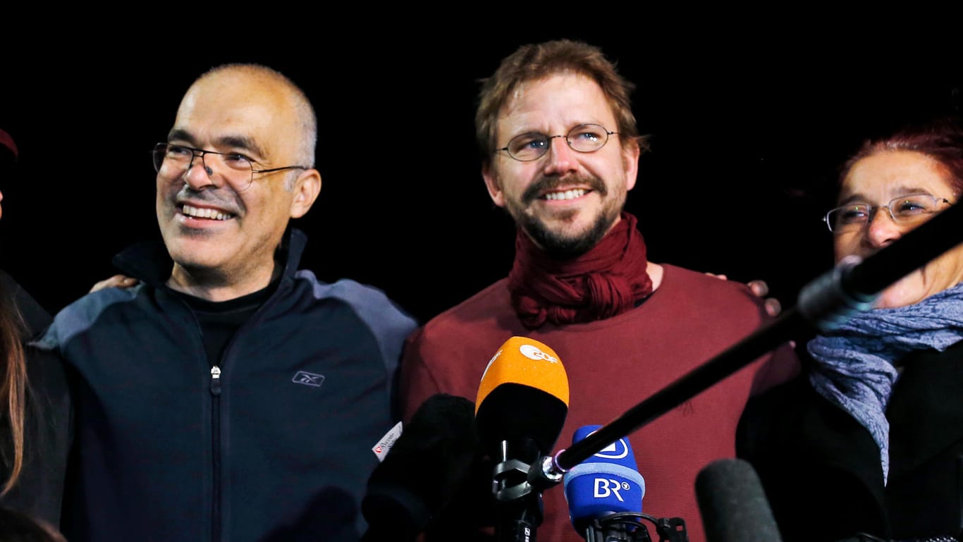 Menschenrechtler Ali Gharavi und Peter Steudtner nach ihrer Freilassung aus der Türkei-Haft.