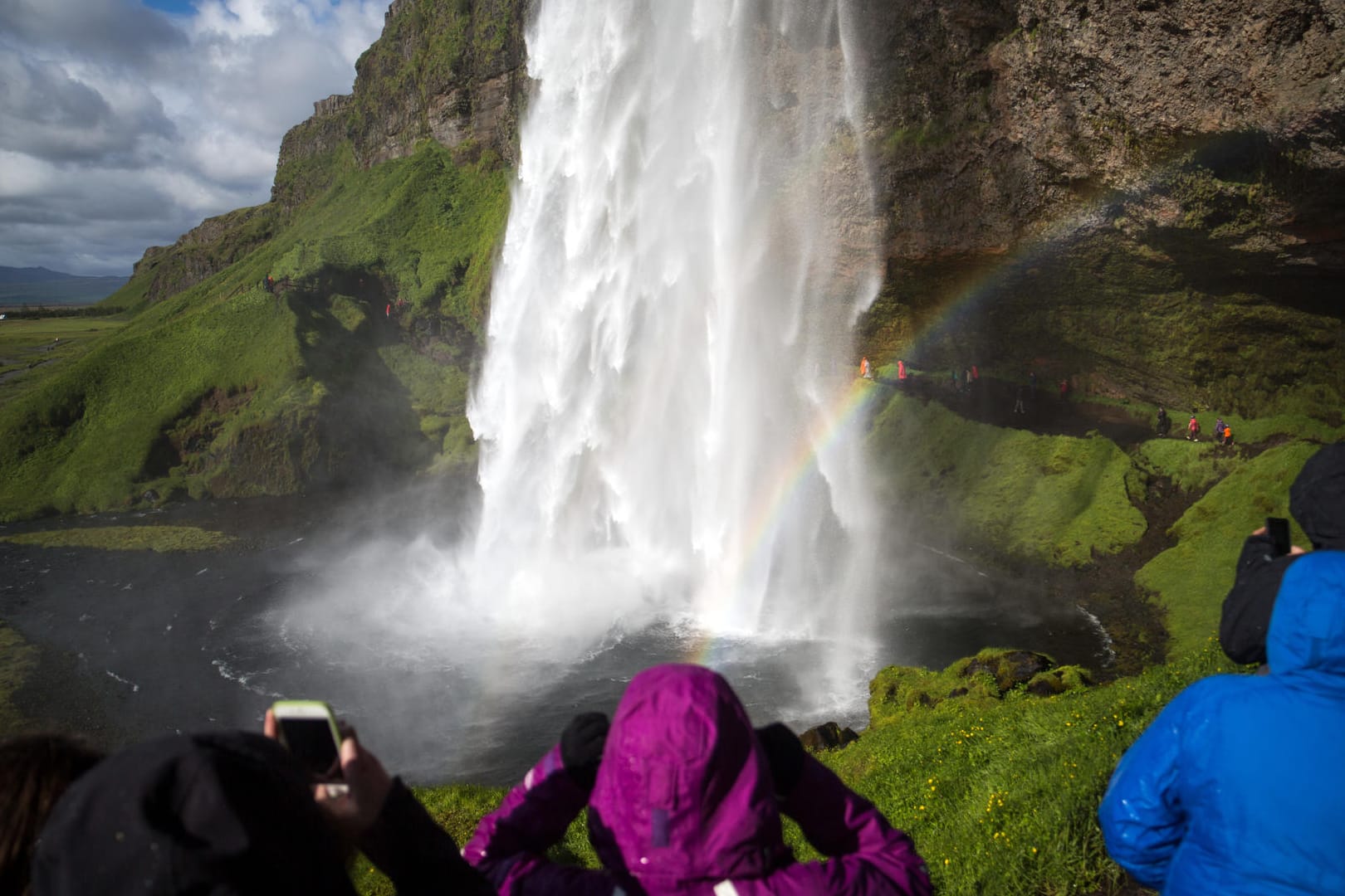 Island besticht durch seine Naturschönheiten – ein Grund, weshalb viele Touristen ins Land kommen.