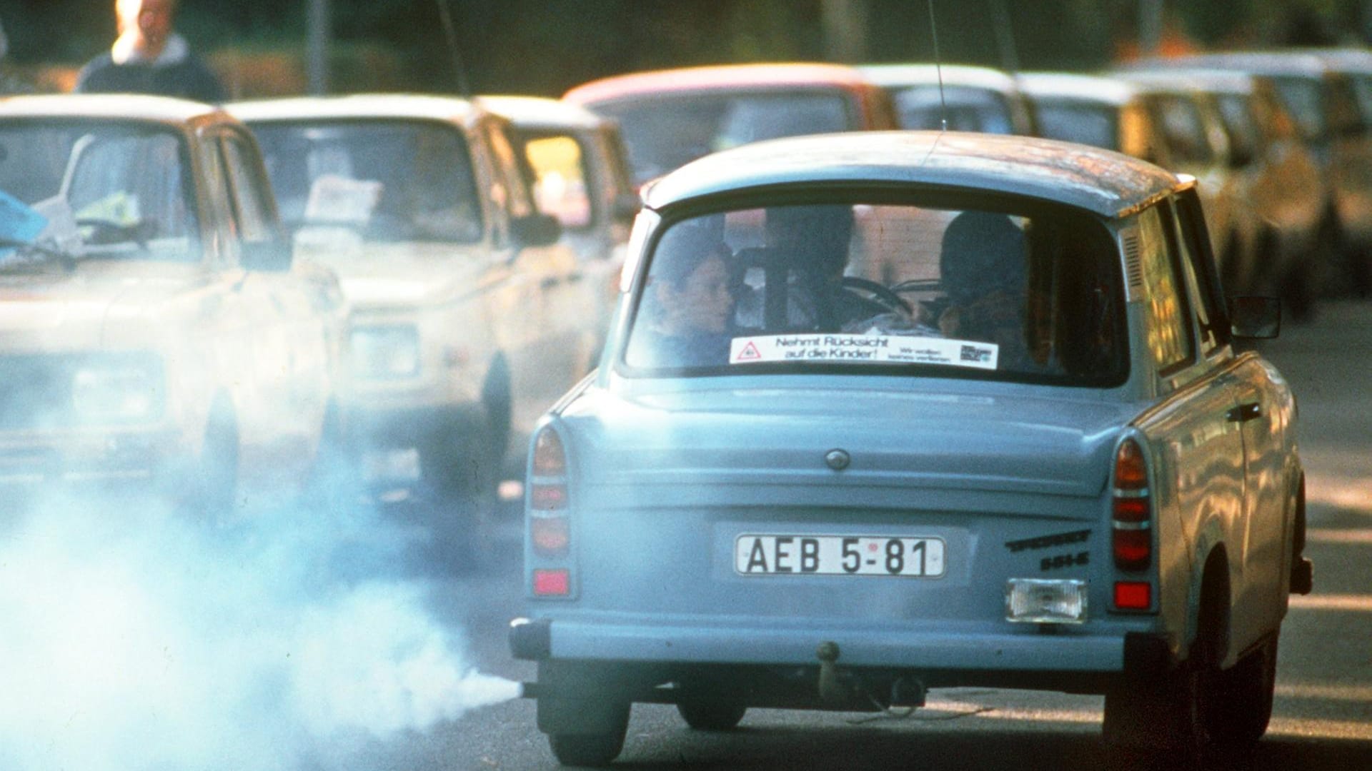 60 Jahre Trabi: Die Faszination für das Kultauto ist weiter ungebrochen – trotz stinkender Abgaswolke. 60 Jahre Trabi: Die Faszination für das Kultauto ist weiter ungebrochen – trotz stinkender Abgaswolke.