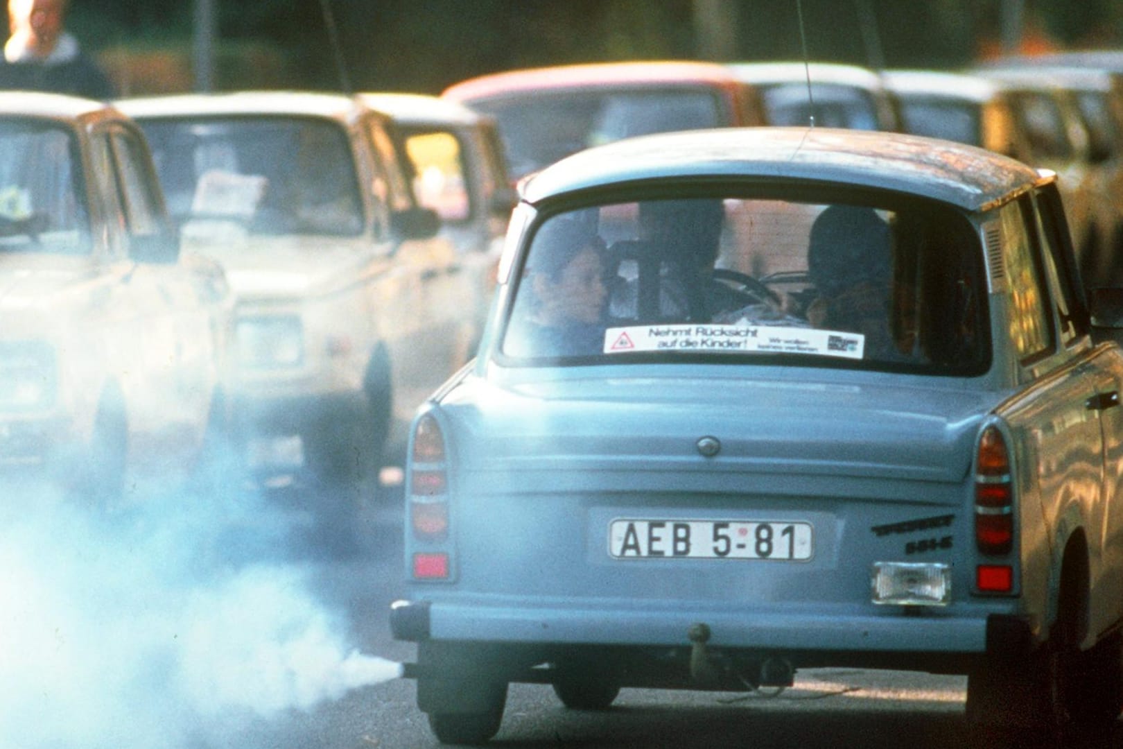 60 Jahre Trabi: Die Faszination für das Kultauto ist weiter ungebrochen – trotz stinkender Abgaswolke.