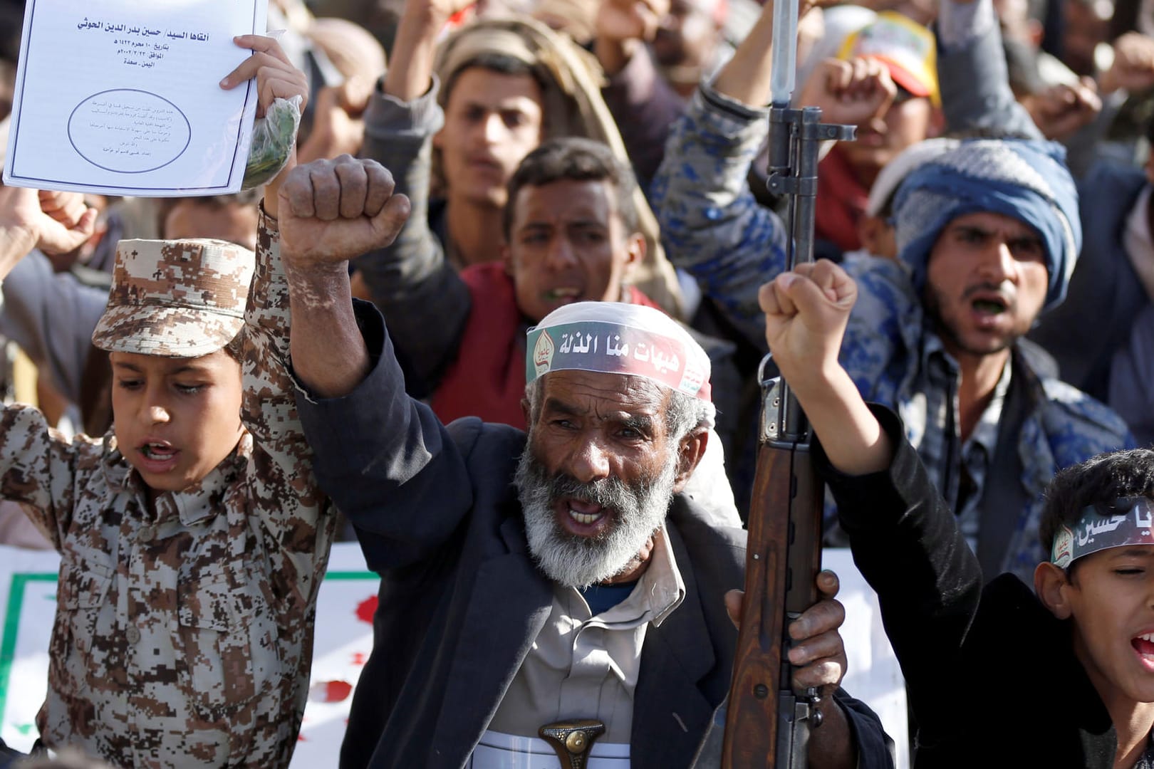 Anhänger der schiitischen Houthi-Rebellen demonstrieren in der jemenitischen Hauptstadt Sanaa.