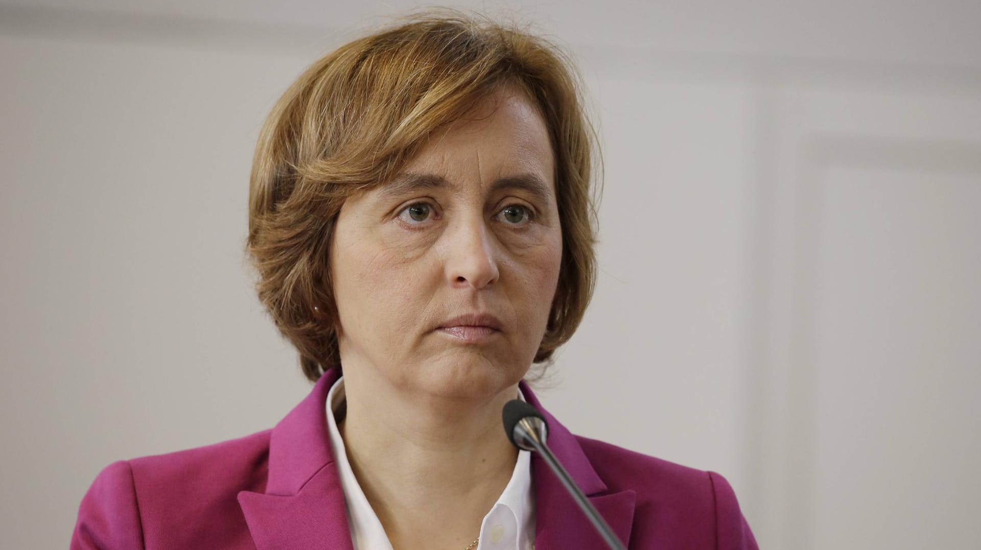 Unerfreuliche Nachrichten für Beatrix Von Storch: Sie muss ihren Posten abgeben. Unerfreuliche Nachrichten für Beatrix Von Storch: Sie muss ihren Posten abgeben.