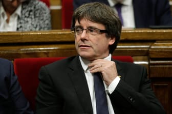 Carles Puigdemont bei einer Sitzung des katalanischen Parlaments im Oktober.