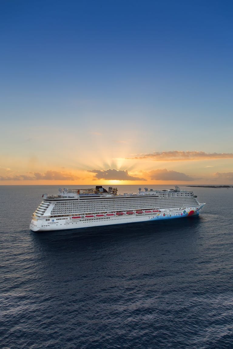 Auf insgesamt 14 Decks logieren die Passagiere auf der Norwegian Breakaway.