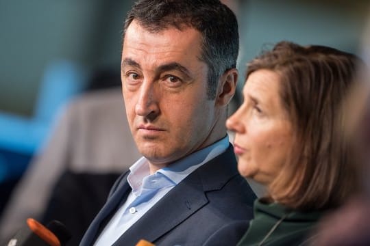 Cem Özdemir, Bundesvorsitzender von Bündnis 90/Die Grünen und Katrin Göring-Eckardt, Fraktionsvorsitzende der Grünen im Bundestag, bei weiteren Sondierungsgesprächen.