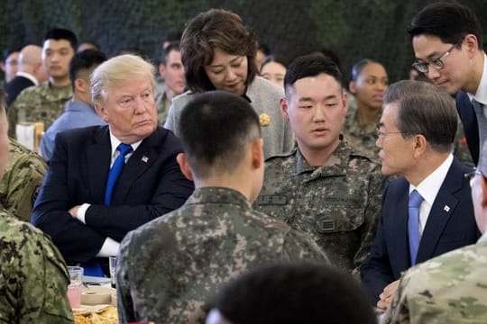 US-Präsident Donald Trump und Südkoreas Präsident Moon Jae In (3.