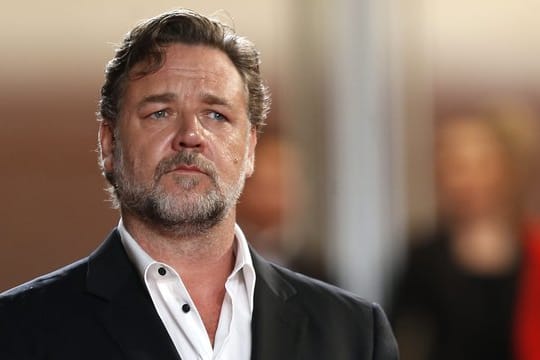 Russell Crowe taucht in das 19.