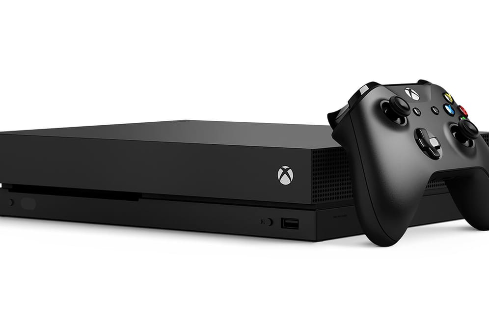 Die Xbox One X von Microsoft ist rund 100 Euro teurer als die Konkurrenz PS4 Pro von Sony.
