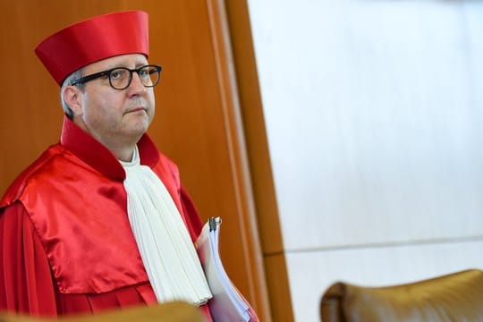 Der Präsident des Zweiten Senats des Bundesverfassungsgerichts, Andreas Voßkuhle, beim Auftakt der Verhandlung über die Informationsrechte des Bundestags.