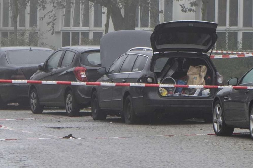 In Bremen ist ein Auto durch einen installierten Sprengsatz beschädigt worden.