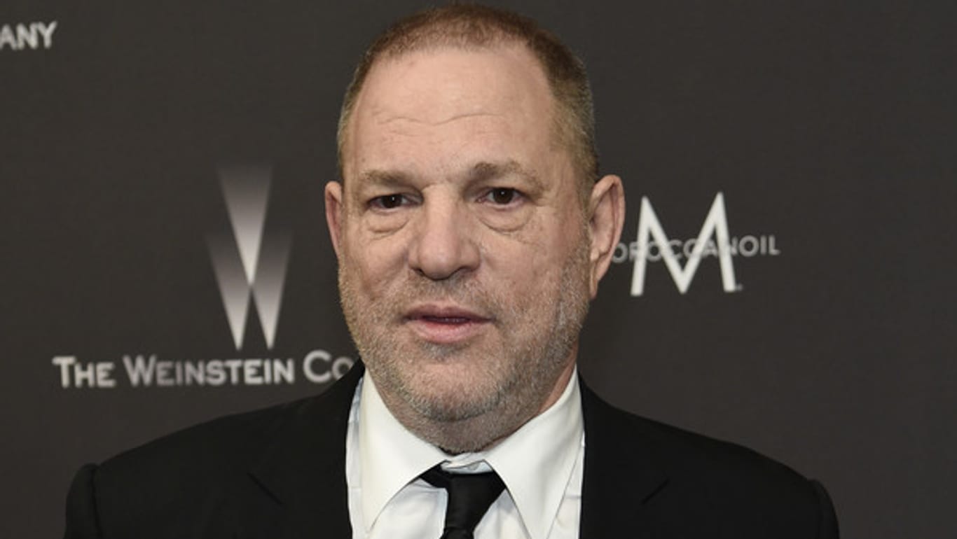 Hollywood-Produzent Harvey Weinstein soll Privatermittler auf mehrere seiner Opfer angesetzt haben.