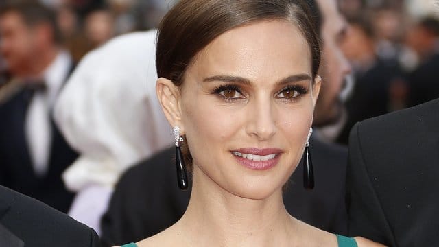 Die US-amerikanische Schauspielerin Natalie Portman hat jüdische Wurzeln.