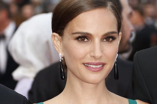 Die US-amerikanische Schauspielerin Natalie Portman hat jüdische Wurzeln.