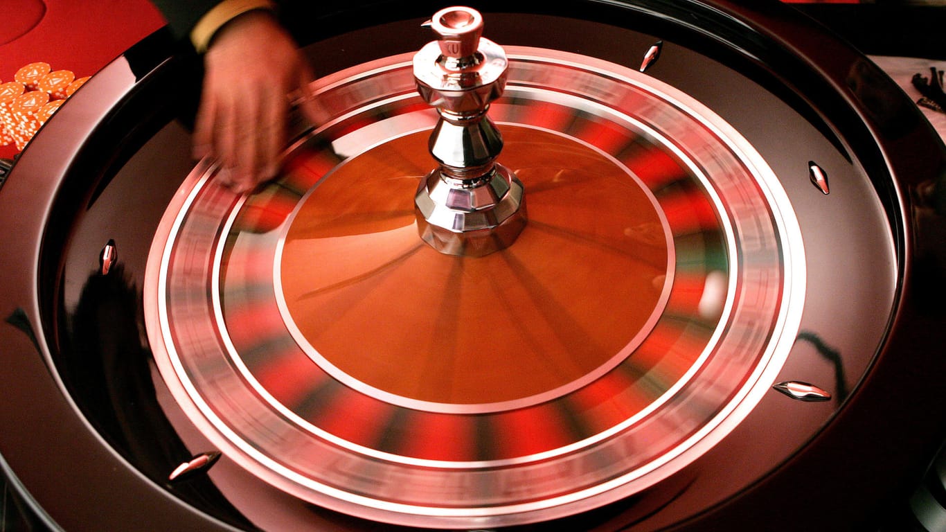 Ein Roulettetisch im Kasino: Verstießen deutsche Banken gegen Glücksspielgesetze?