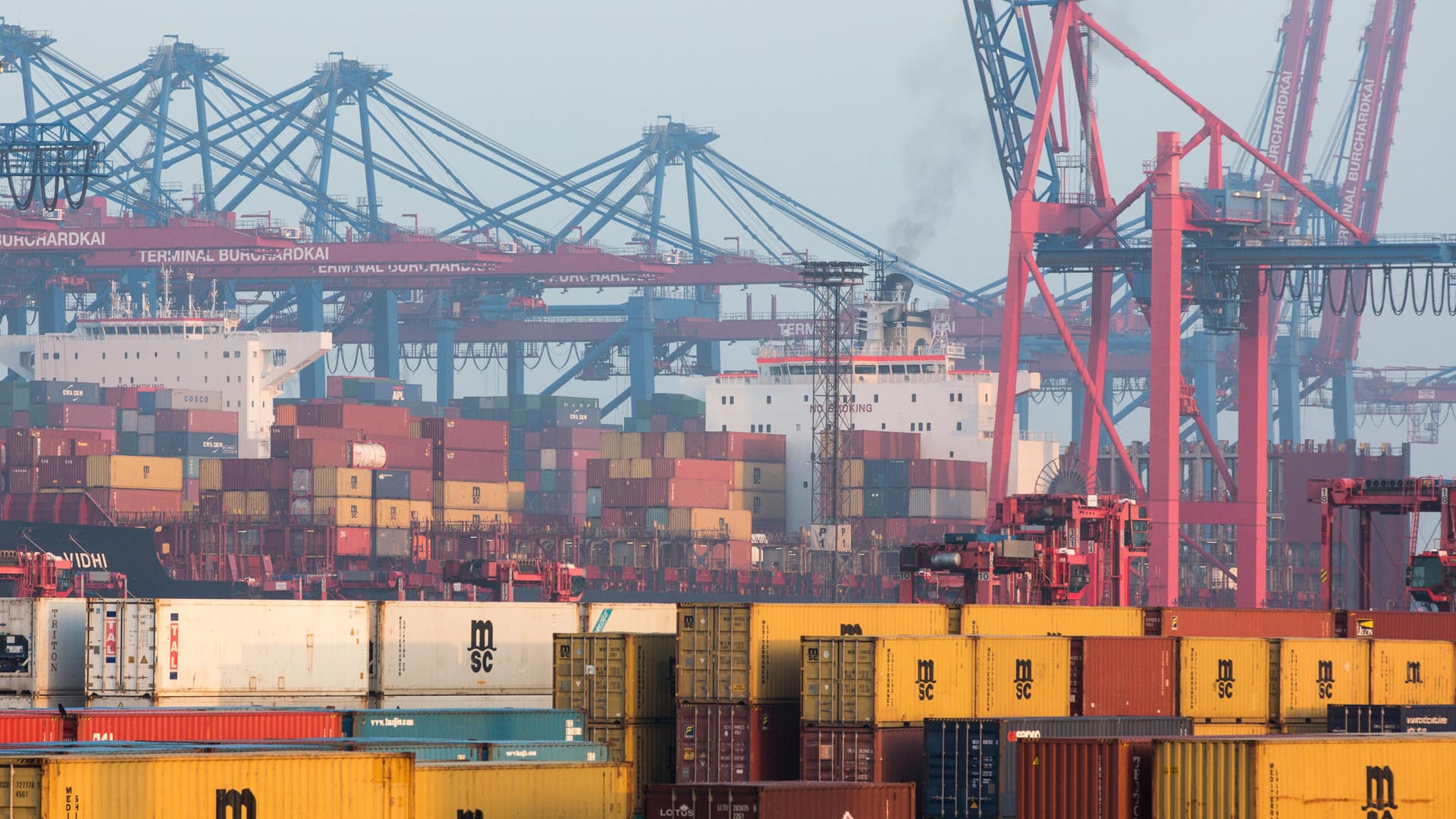 Container im Hamburger Hafen Container im Hamburger Hafen