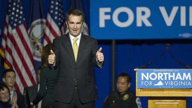 Der Gewinner der Gouverneurswahlen im US-Staat Virginia, Ralph Northam, freut sich über das Ergebnis. Der Gewinner der Gouverneurswahlen im US-Staat Virginia, Ralph Northam, freut sich über das Ergebnis.