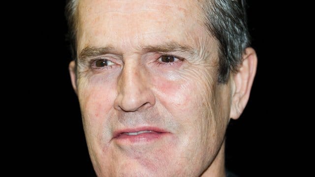 Rupert Everett ist bei "Swords and Sceptres" dabei.