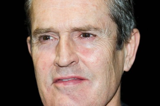 Rupert Everett ist bei "Swords and Sceptres" dabei.