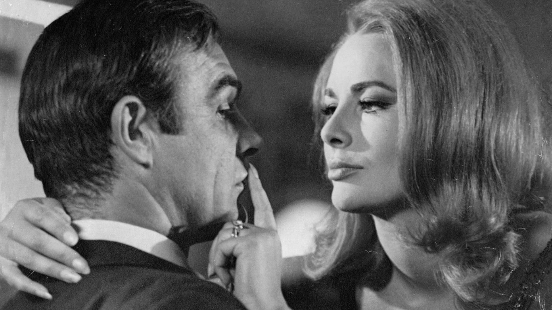 Karin Dor durfte Sean Connery in den Armen liegen.