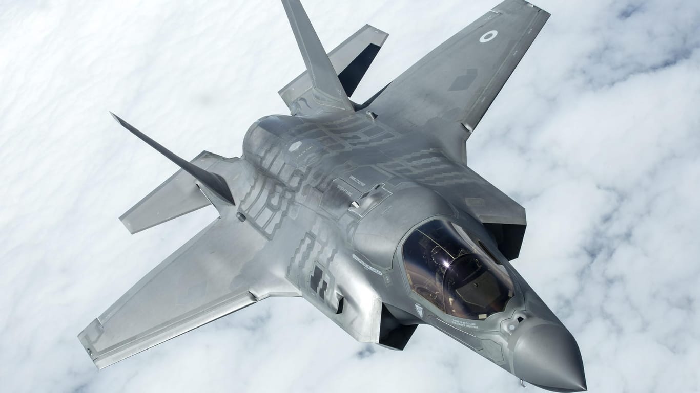 F-35 Kampfflugzeug im Flug: Die Luftwaffe plant derzeit den Kauf von Flugzeugen mit einer Technik, die gegnerisches Radar stören kann.