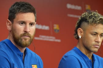 Lionel Messi und Neymar (l.) spielten von 2013 bis 2017 zusammen beim FC Barcelona.