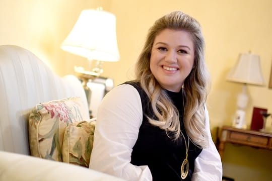 Kelly Clarkson fühlt sich wohl in ihrer Haut.