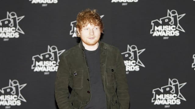 Der Winter und die Liebe: Ed Sheeran hat das Video zu seinem Song "Perfect" veröffentlicht. Der Winter und die Liebe: Ed Sheeran hat das Video zu seinem Song "Perfect" veröffentlicht.