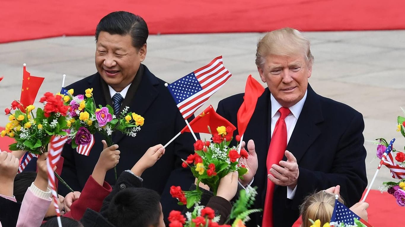 Donald Trump mit Xi Jinping in Peking: Der Us-Präsident scheint von China plötzlich begeistert zu sein.