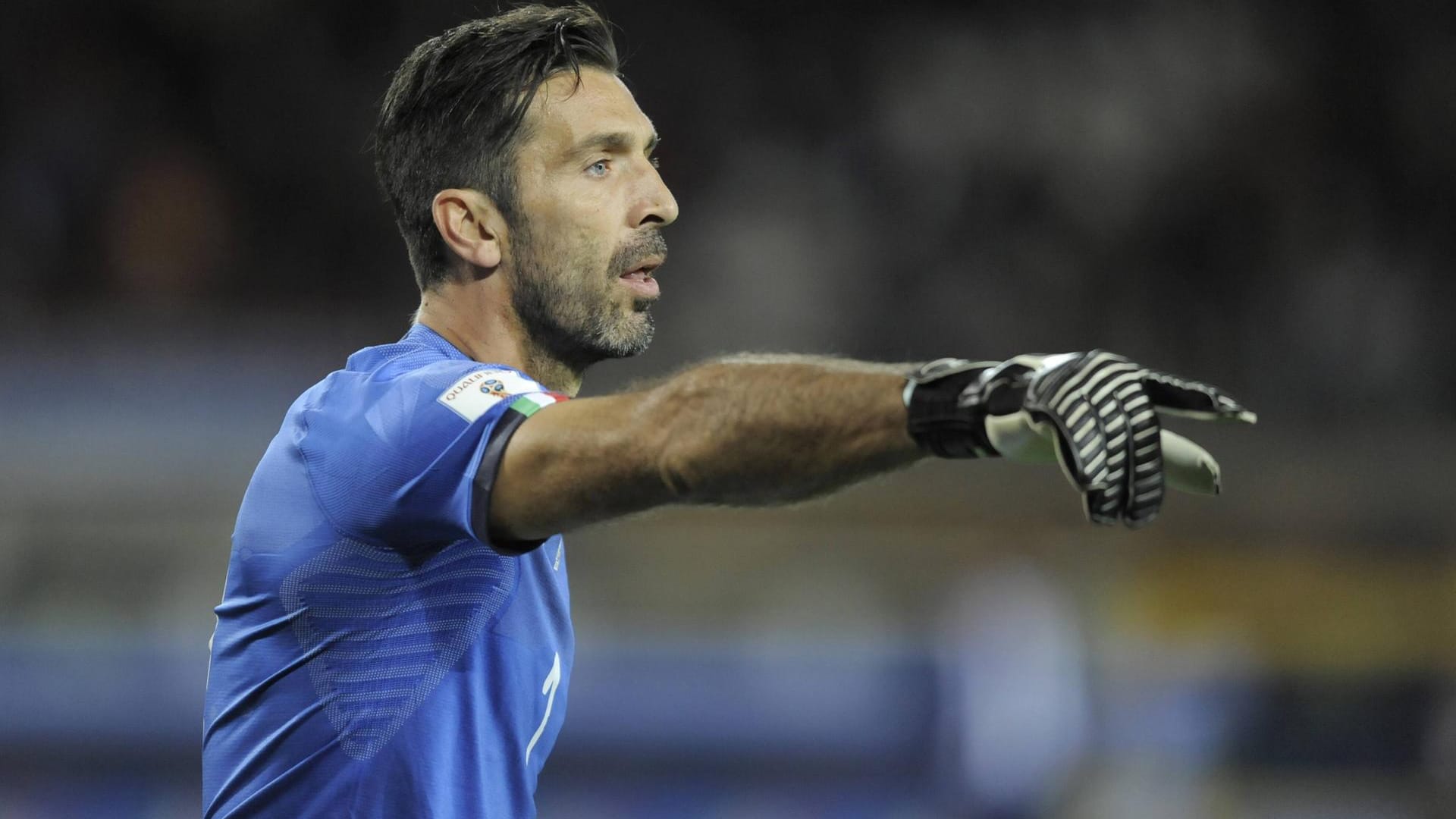 Der 173-fache italienische Nationalspieler Gianluigi Buffon will sich für seine sechste WM qualifizieren.