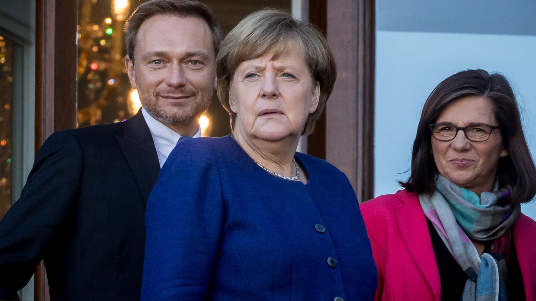 Die Jamaika-Chef-Sondierer (v.l.) Lindner, Merkel und Göring-Eckardt: Erste Kompromisse zeichnen sich ab – damit sind nicht alle Interessenverbände zufrieden.