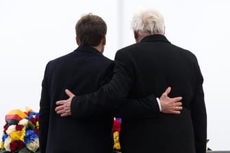 Bundespräsident Frank-Walter Steinmeier und der französische Präsident Emmanuel Macron weihen im Elsass gemeinsam weihten das erste deutsch-französische Museum zum Ersten Weltkrieg ein.