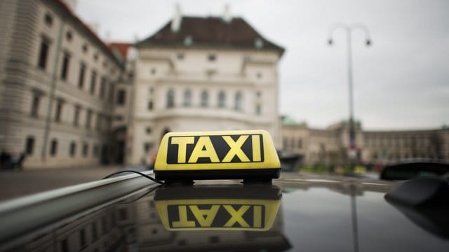 Ein Taxifahrer aus Wien wurde um 18.000 Euro geprellt.