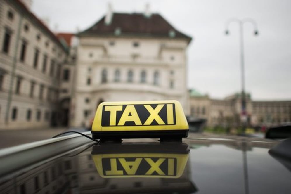 Ein Taxifahrer aus Wien wurde um 18.000 Euro geprellt.