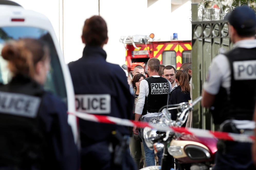 Französische Polizisten bei einem Einsatz nahe Paris.