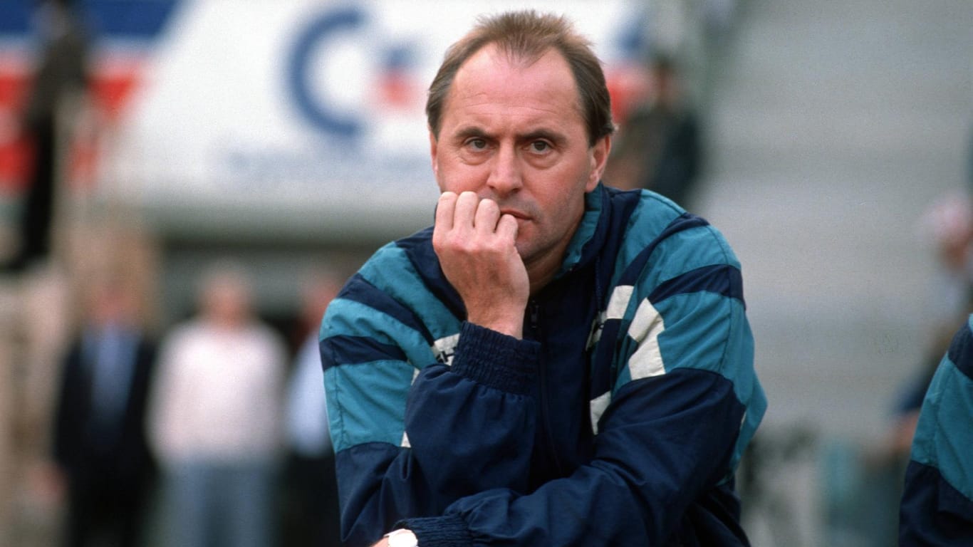 Novum in Deutschland: Für Willi Reimann zahlte der Hamburger SV 1987 zum ersten Mal eine Ablösesumme (kam für 300.00 Euro vom FC St. Pauli) für einen Trainer.